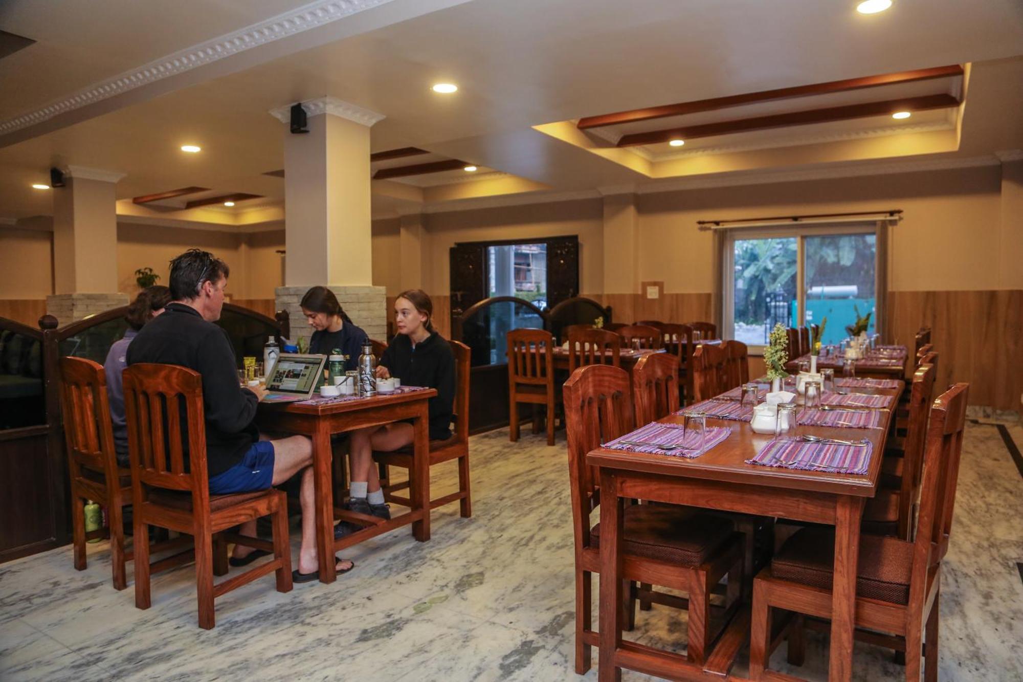 Pokhara Choice Inn Exterior photo