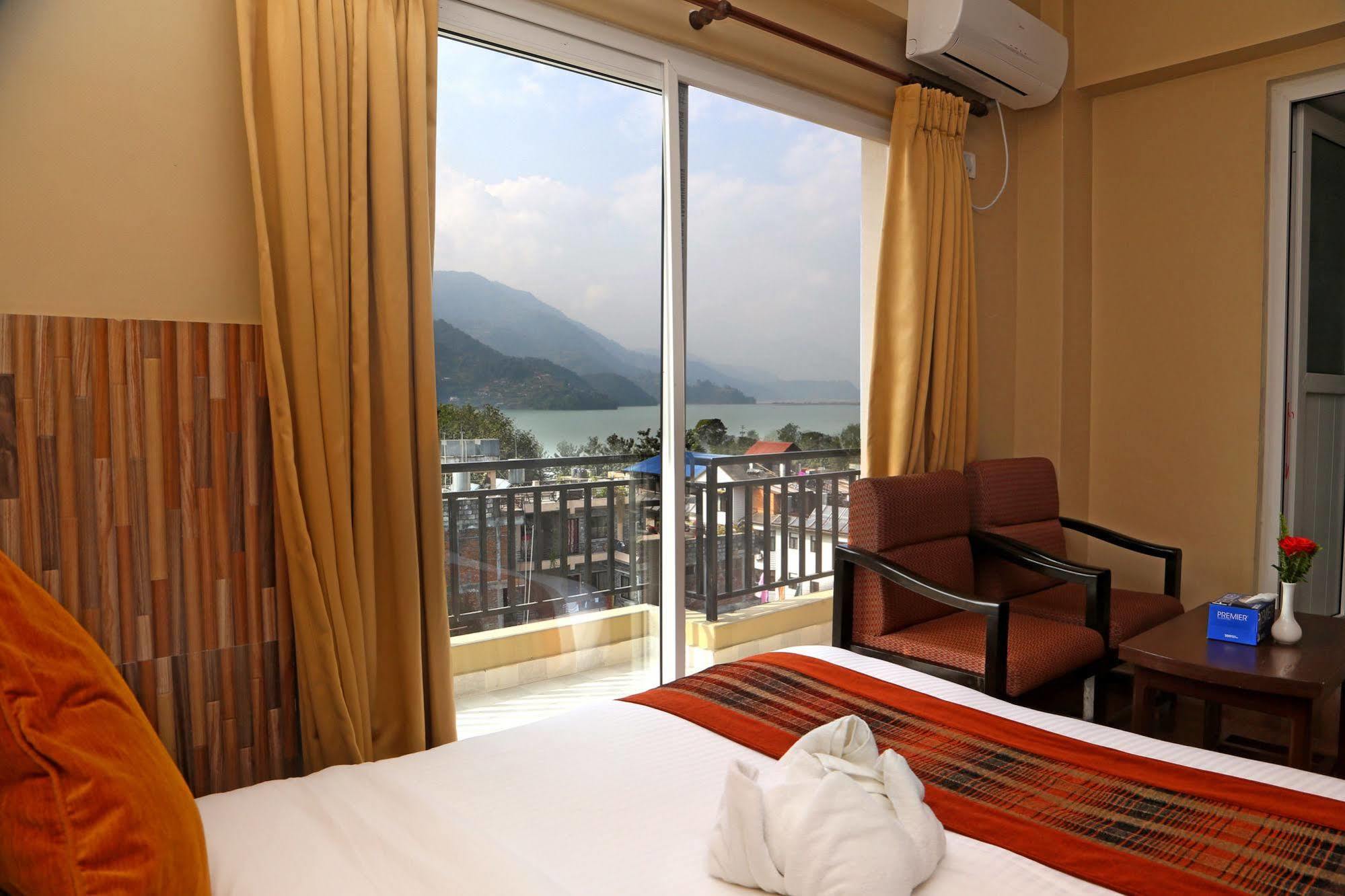 Pokhara Choice Inn Exterior photo